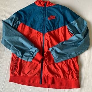 Nike windbreaker with hoodie Youth(XL)